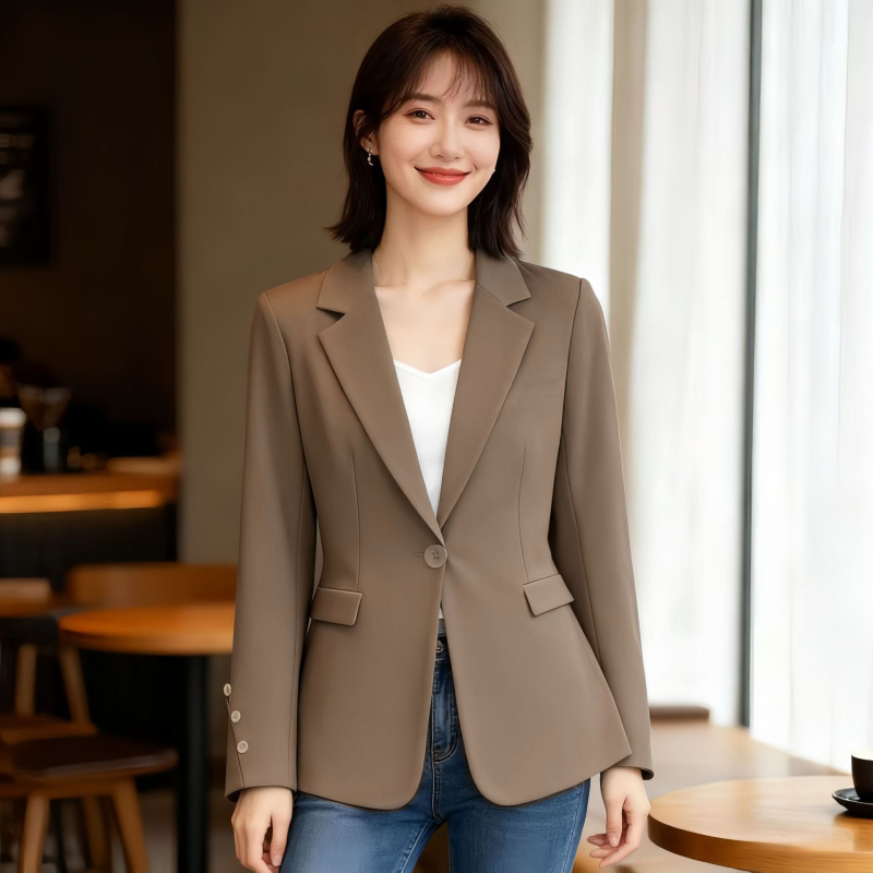 Naiste vaba lõikega bleiser koos ülikonnakaelaga, keskmise pikkusega, ühe nupuga, polüester