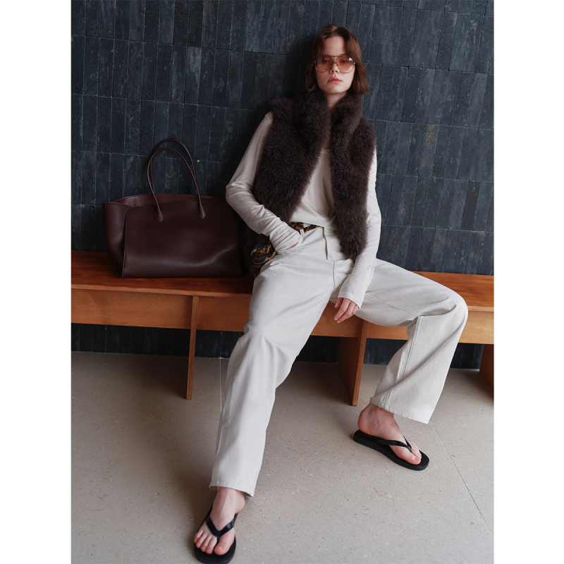 Sievietēm imitācijas kažokādas veste ar stāvošu apkakli, bez piedurknēm, mīļš stils, ziemas 2025