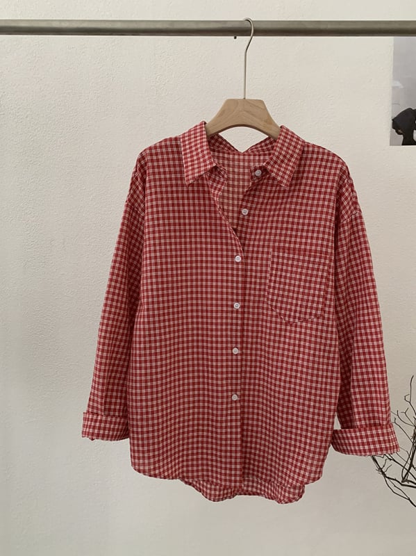 Дамска риза с каре от памук-ленена смес, лацкан яка, едноредово закопчаване, дълги ръкави, свободен силует, средна дължина 65–80 см, есен 2025