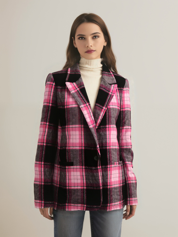 Sacou damă în carouri, mâneci lungi, guler rever, țesătură poliester-viscose de greutate medie, lungime regulată, stil elegant pentru zi cu zi.