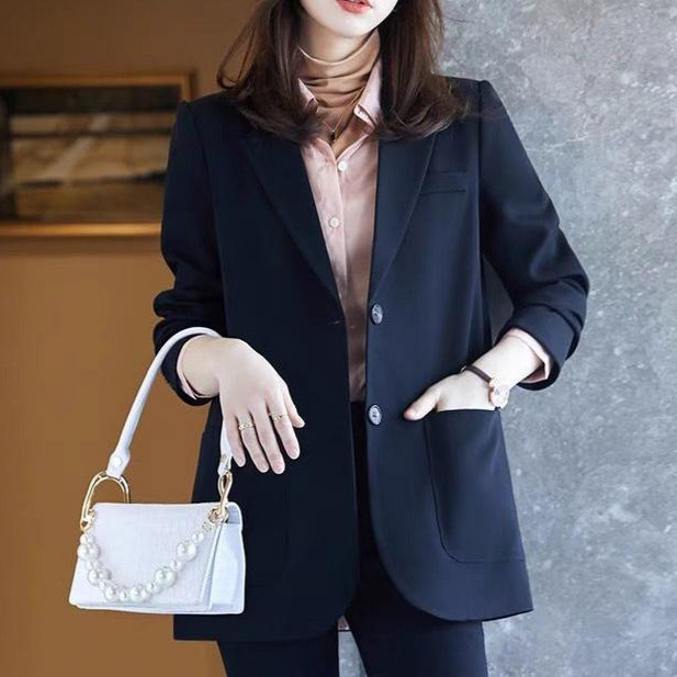 Γυναικείο blazer σε εφαρμοστό κόψιμο, κορεατικού στιλ, με γιακά σακακιού, δύο κουμπιά σε μία σειρά, πολυεστέρας