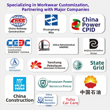 Vyrinė pavasario–rudens lengva striukė, atspari vėjui ir vandeniui, kvėpuojanti, išorinis poliesterio audinys, stačios kaklo apykaklė