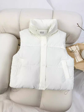 Moteriška pūkų-pamuko vestė, su aukštu apykakle, užtrauktukas priekyje, laisvas kirpimas, poliesterio audinys