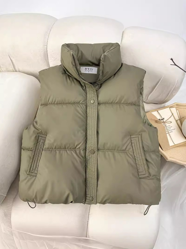 Moteriška pūkų-pamuko vestė, su aukštu apykakle, užtrauktukas priekyje, laisvas kirpimas, poliesterio audinys