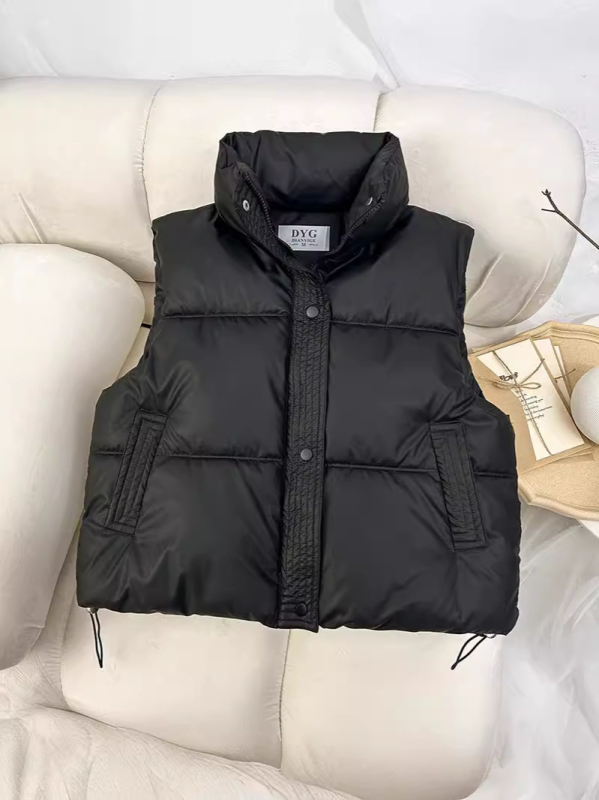 Moteriška pūkų-pamuko vestė, su aukštu apykakle, užtrauktukas priekyje, laisvas kirpimas, poliesterio audinys