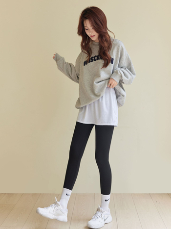 Γυναικεία πολυεπίπεδη χειμερινή φούτερ με κοντή φούστα Α-γραμμής overlay | μονόχρωμο ύφασμα, πολυεστέρας 90–95% + ελαστάν <30%, μίμηση βαμβακιού