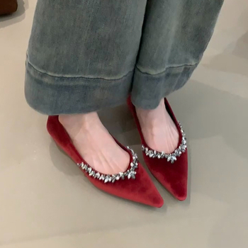 Mary Jane moteriški bateliai su aštriu nosimi, velūro viršus, 3–5 cm kulnas, gumos pada, vidpadis iš dirbtinės odos