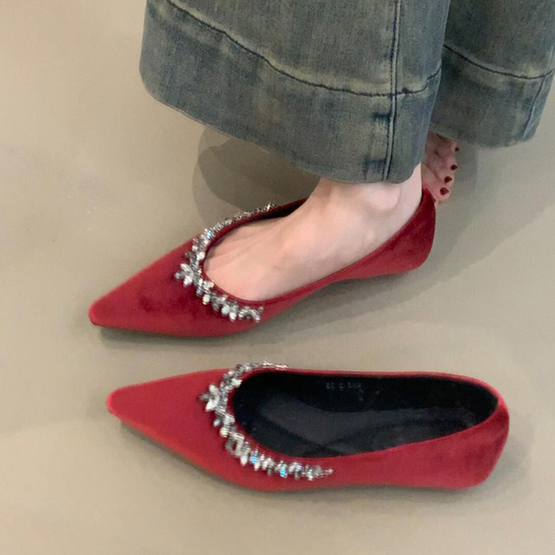 Mary Jane moteriški bateliai su aštriu nosimi, velūro viršus, 3–5 cm kulnas, gumos pada, vidpadis iš dirbtinės odos