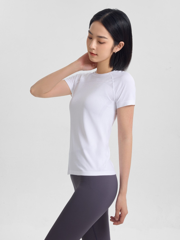 Moteriškas greitai džiūstantis trumpų rankovių sportinis marškinėlis, slim-fit, jogai ir bėgimui, audinys: nailonas/cheminių pluoštų mišinys