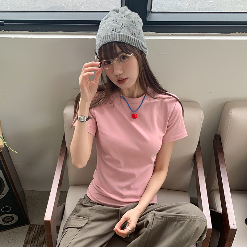 Notika moterų marškinėliai su trumpom rankovėm, slim fit, apvali kaklo linija, medvilnės-elastano mišinys (92% medvilnė, 8% elastanas), vienos spalvos, patchwork dizainas, įprastas ilgis, vasara 2025