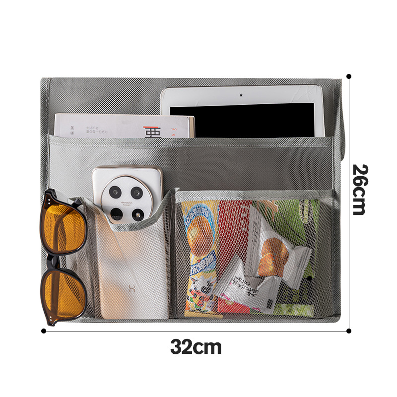 Pakabinamas audinių laikymo organizatorius, kubo formos, nepluoštinis audinys, kvėpuojantis, vidaus naudojimui bendrabutyje, šiuolaikiškas minimalistinis stilius.