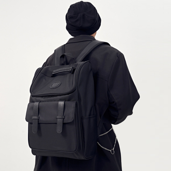 Nylon hátizsák, kapacitás 20–35 liter, légpárnás vállpánttal, kompatibil 15 hüvelykes laptophoz, utazáshoz