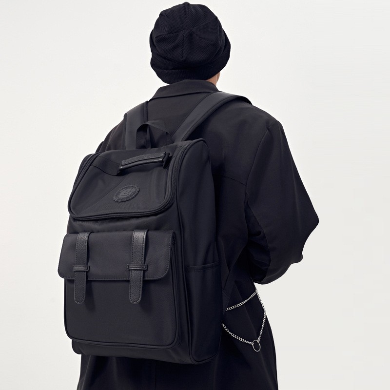 Nylon hátizsák, kapacitás 20–35 liter, légpárnás vállpánttal, kompatibil 15 hüvelykes laptophoz, utazáshoz