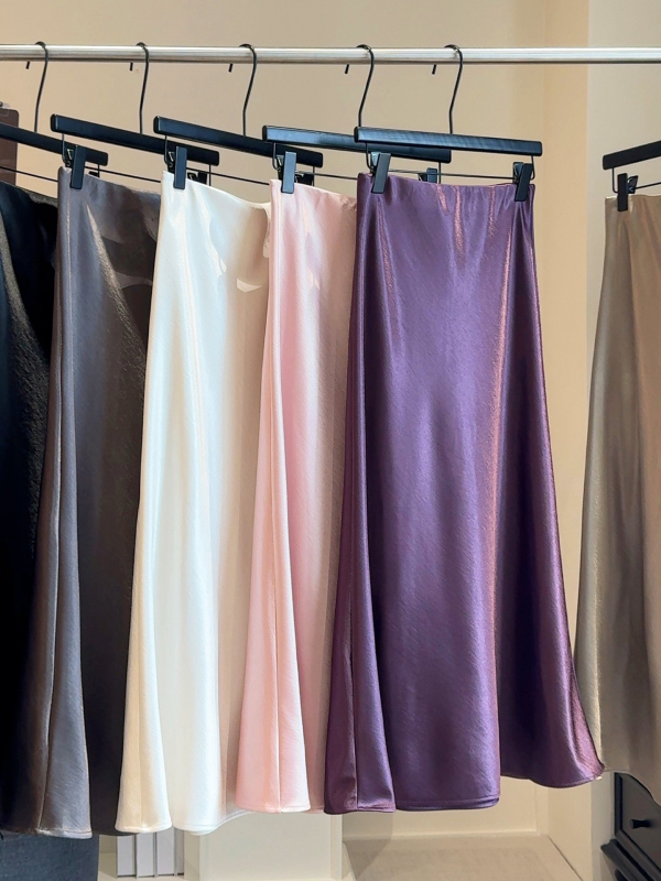 Φούστα γοργόνας από σατέν, μακριά, φθινόπωρο 2025, ιαπωνο-κορεάτικο casual leisure στυλ