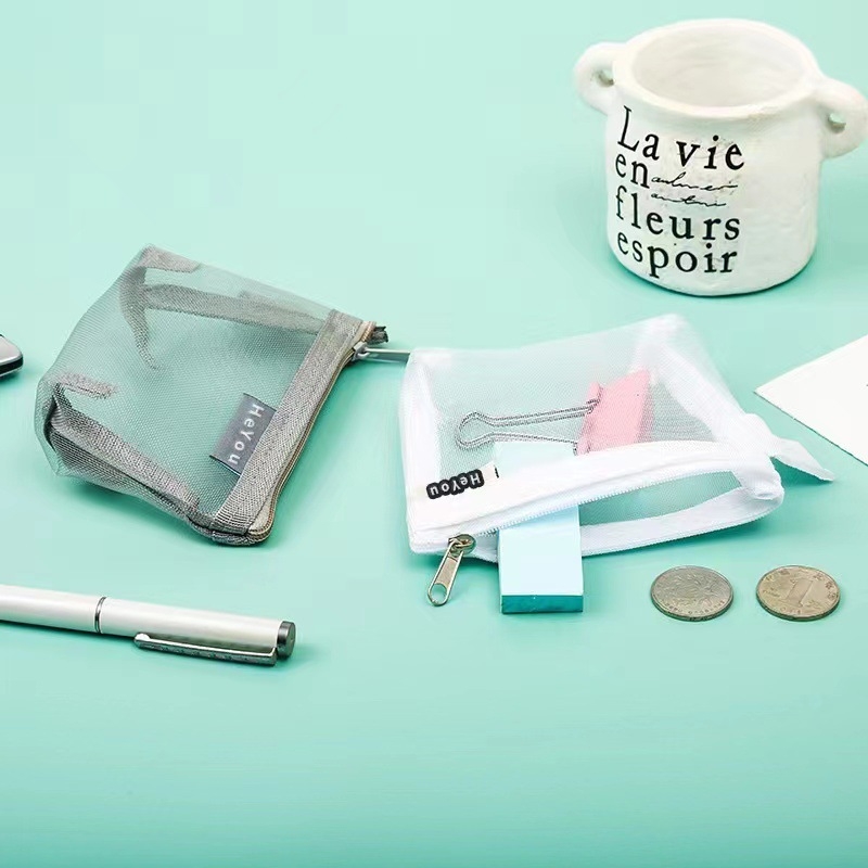 Козметична чанта от найлон, хоризонтална квадратна форма, многофункционална, за пътувания и съхранение на козметика.