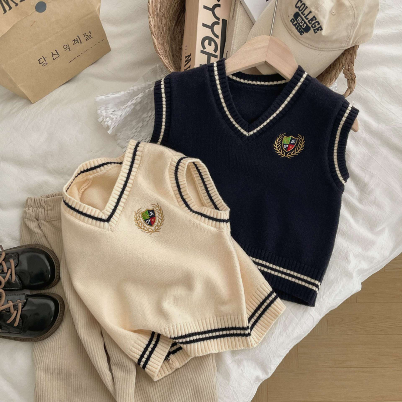 Vaikų megzta be rankovių liemenė, Korėjiečio stiliaus, V formos kaklas, 55% akrilo megzti, skirta 3–8 metų vaikams