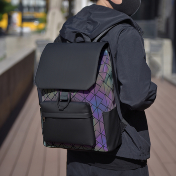 PU-anyagú hátizsák, vízálló, utcai stílus, 20–35L kapacitás, 16 hüvelykes laptophoz illeszkedik, bővítési funkció