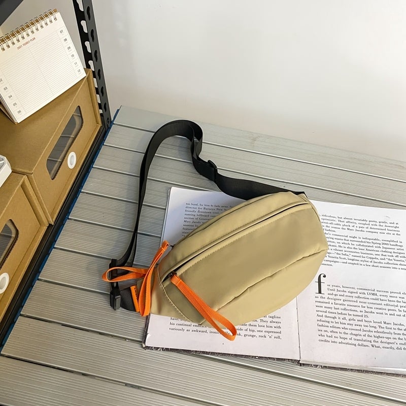 Nailoninė per petį kuprinė vyrams ir moterims, miesto paprastumas; užtrauktukas užsegimas, vidinė užtrauktinė kišenė, poliesterio pamušalas, raštas: vientisas