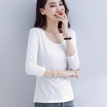 Pamuk majica s 3/4 rukavima, uskog kroja, okrugli izrez, srednja duljina, 95% pamuk i elastan ispod 30%.