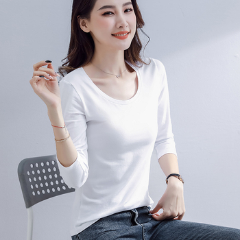 Pamuk majica s 3/4 rukavima, uskog kroja, okrugli izrez, srednja duljina, 95% pamuk i elastan ispod 30%.