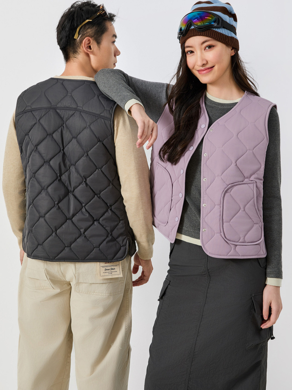 Νάιλον γιλέκο με γέμισμα πολυεστέρα – V-λαιμόκοψη, μονόκουμπωτο, μονόχρωμο, κανονικού μήκους