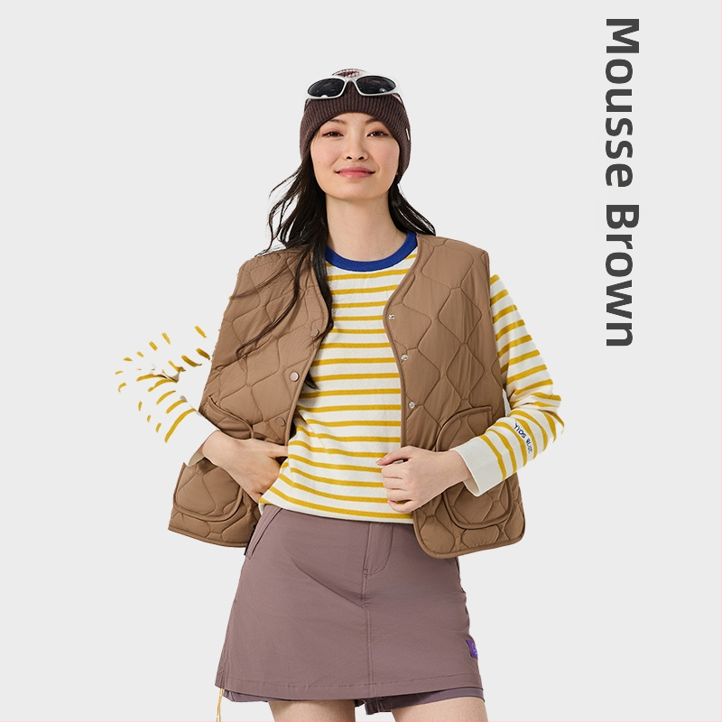 Nailoninė liemenė su poliesterio įdaru – V kaklo iškirptė, vienos eilės mygtukų užsegimas, vienalytė spalva, įprasta ilgio