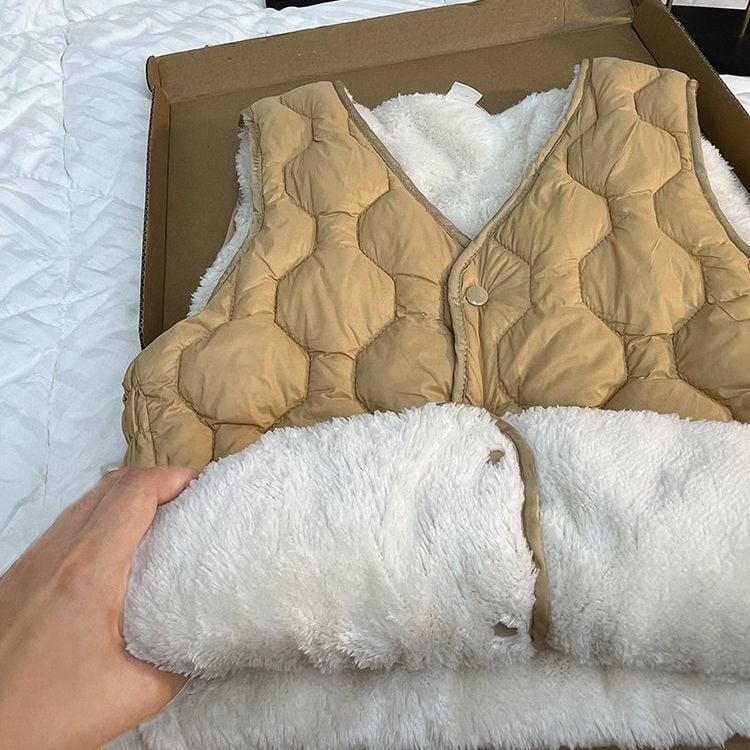 Γυναικείο κοντό γιλέκο χωρίς μανίκια, εφαρμοστό, με φλίς επένδυση, ύφασμα ρεϊόν-μάλλι προβάτου