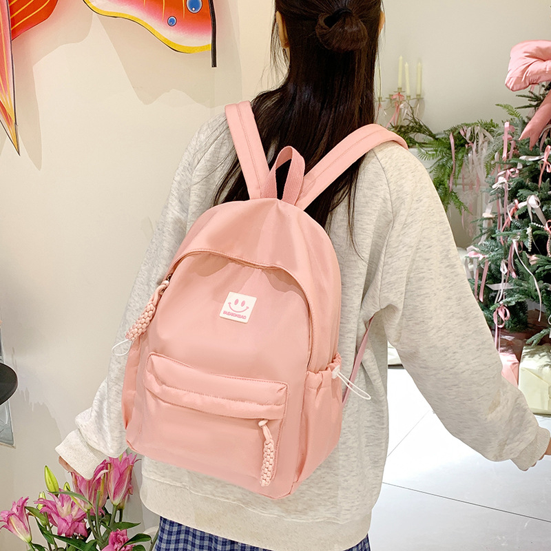 Diák hátizsák, uniszex, nylon anyagú, légáteresztő, görbült vállpántokkal (Uniszex; Nylon; Légáteresztő; Görbült vállpántok)