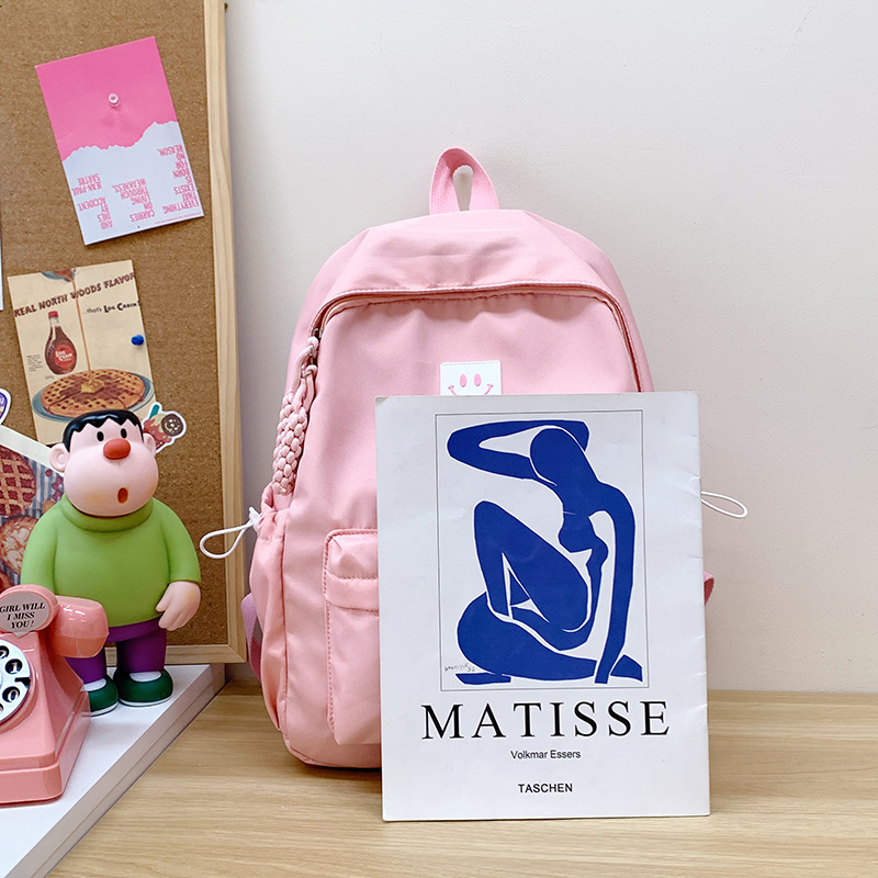 Diák hátizsák, uniszex, nylon anyagú, légáteresztő, görbült vállpántokkal (Uniszex; Nylon; Légáteresztő; Görbült vállpántok)