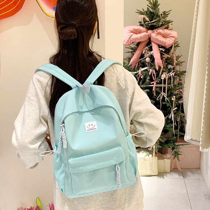 Diák hátizsák, uniszex, nylon anyagú, légáteresztő, görbült vállpántokkal (Uniszex; Nylon; Légáteresztő; Görbült vállpántok)