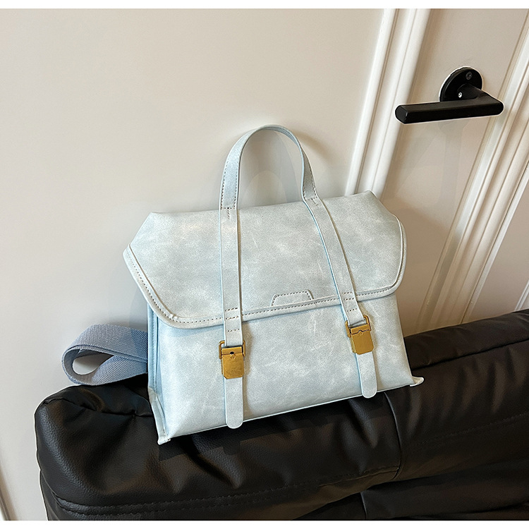 Moteriška kuprinė koledžo stiliaus su britišku dizainu, didelis talpos — PU medžiaga, 2025 metų pavasaris, be pamušalo, dengtas uždarymas, vidinė telefono kišenė