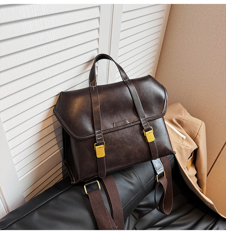 Moteriška kuprinė koledžo stiliaus su britišku dizainu, didelis talpos — PU medžiaga, 2025 metų pavasaris, be pamušalo, dengtas uždarymas, vidinė telefono kišenė