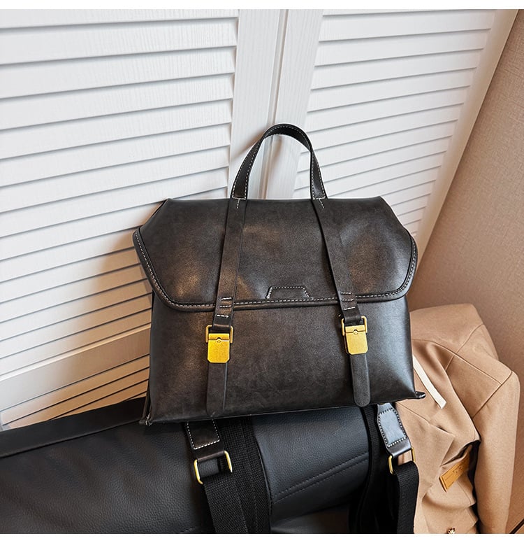 Moteriška kuprinė koledžo stiliaus su britišku dizainu, didelis talpos — PU medžiaga, 2025 metų pavasaris, be pamušalo, dengtas uždarymas, vidinė telefono kišenė