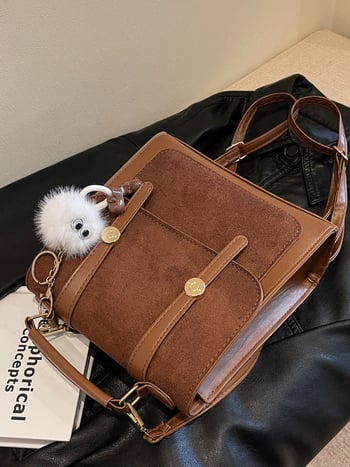 Retro kuprinė su koledžų stiliumi, daugiafunkcinė studentų kuprinė kasdieniam naudojimui ir kelionėms; PU medžiaga; sintetinės odos pamušalas; magnetinis užsegimas; vidinis skyrius su sluoksniu; atviras išorinis kišas