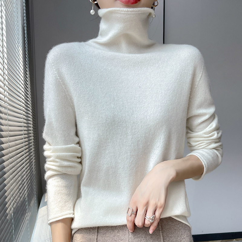 Moterinis vilnos megztinis su suktu aukštu kaklu, ilgos rankovės, įprastas kirpimas, įprastas ilgis