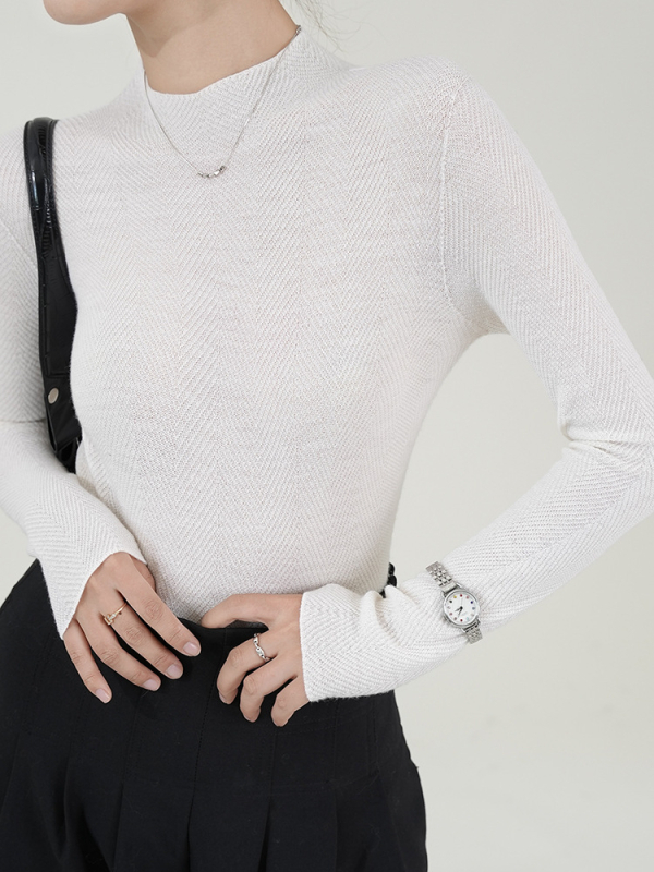 Moteriškas vilnos megztinis su pusaukščiu kaklu, siaura kirpimo linija, ilgos rankovės, 95% vilna, ruduo 2025