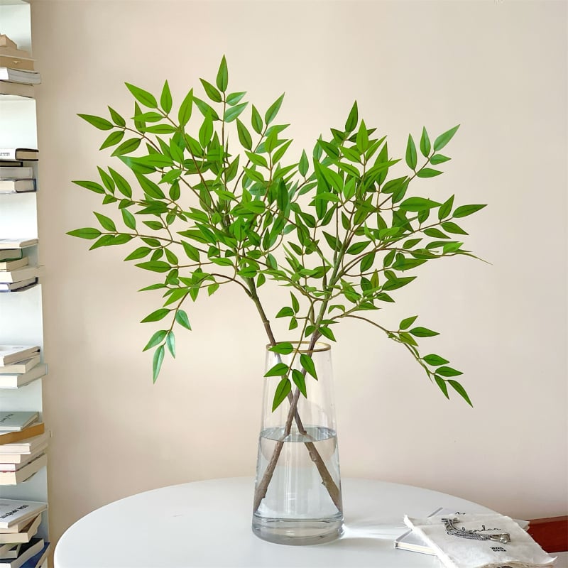 Dirbtinis Nandina bambuko augalo dekoras vidaus naudojimui – vazoninė dekoracija (Medžiagos: plastikas, minkšti klijai, minkštas PVC; Amatas: stilizavimas, reljefas, pilimas; Įvairovė: Nandina)