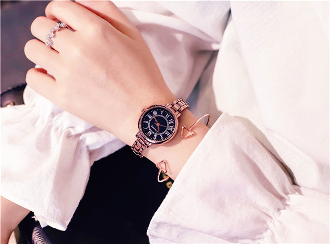 Дамски часовник с тънка каишка в корейски стил с минималистичен дизайн