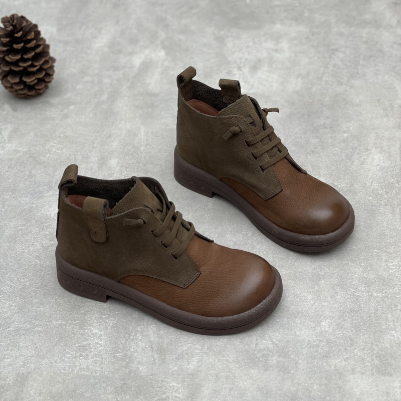 Стилни ботуши - първокласна говежда кожа, гума за подметка, нисък клин 1–3 см, средна дължина на ботуша, закопчаване с ластик