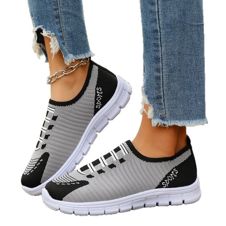 Naistele igapäevased veluurist loafersid, ümmarguse varba, madal varvas, 3–5 cm kanna, kummist tald