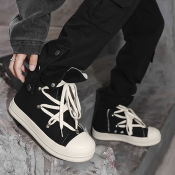 Koreai-stílusú vászon sportcipő, fűzővel, középmagas, 3–5 cm vastag talp, vulkanizált gumitalp