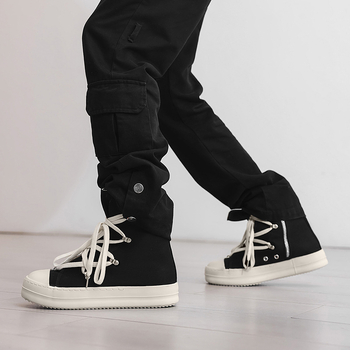 Koreai-stílusú vászon sportcipő, fűzővel, középmagas, 3–5 cm vastag talp, vulkanizált gumitalp