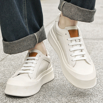 Férfi sportcipő 6 cm-es magasságot növelő vastag talppal, kerek orr, felsőrész: másodlagos bőr, talp: gumi, belső talp EVA