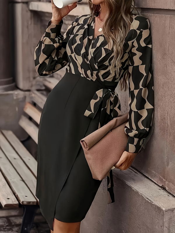 Дамска рокля с дълги ръкави, V-образно деколте, рисунка райета/каре, полиестер с еластан, принцес силует