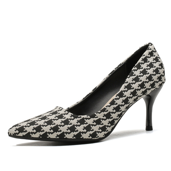 Високи токчета за жени с заострен нос, горна част микрофибър, височина на тока 6-8 см, подплата естествена кожа, тънък ток