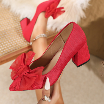 Naiste kõrge kontsaga kingad terava ninaga, võrgust ülaosaga, kummist tallaga, konts 6–8 cm