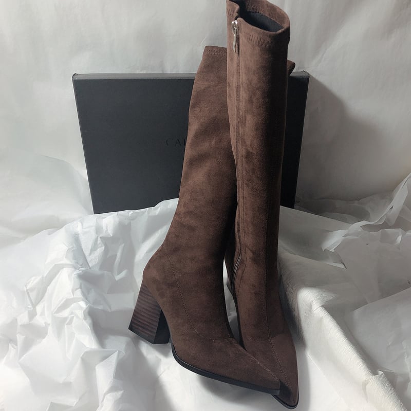 Rüütli saapad põlveni, külje tõmblukk, nubukust ülaosa, terav varvas, 3–5 cm konts