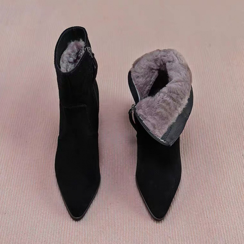 Dámske členkové čižmy z matnej kože, ostrá špička, stredný podpätok 3–5 cm, podšité fleecovou výstelkou a kašmírovou vložkou