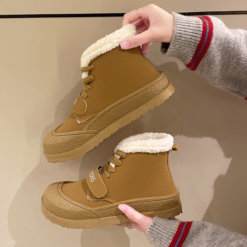 Зимни обувки за сняг, висока горна част, горна част: кравешки велур (нубак), подплата: агнешка вълна, подметка: гума, ток 3 см, закопчаване: връзки