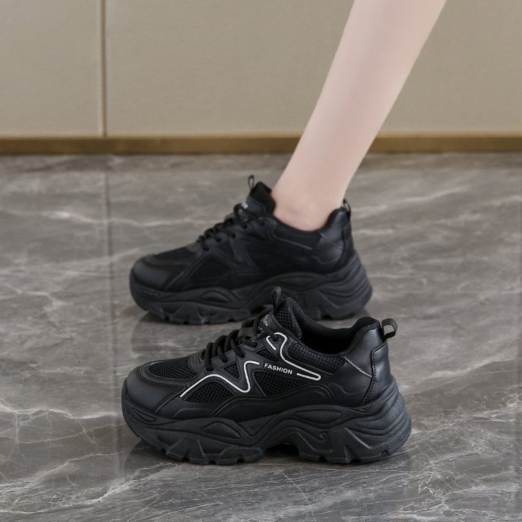 Дамски chunky dad sneakers с PU горна част, 3–5 см повишение на височината, връзки, гумена подметка с инжекционно формована технология.